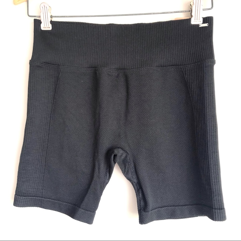 PINK Seamless Rib Bike Shorts NWT - Picture 8 of 12